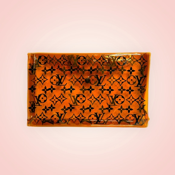 Louis Vuitton
Orange Clear PVC Monogram Swim Clutch - Picture 2 of 2